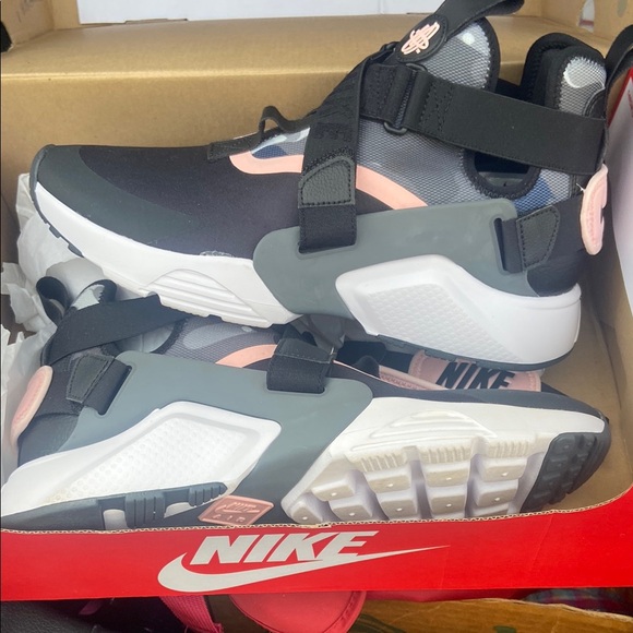 Nike Shoes - Nike Black and Pink Sneakers